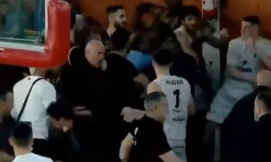 Eskalon gjithçka, rrahje mes basketbollistëve dhe zyrtarëve të Pejës dhe Ponte Prizrenit