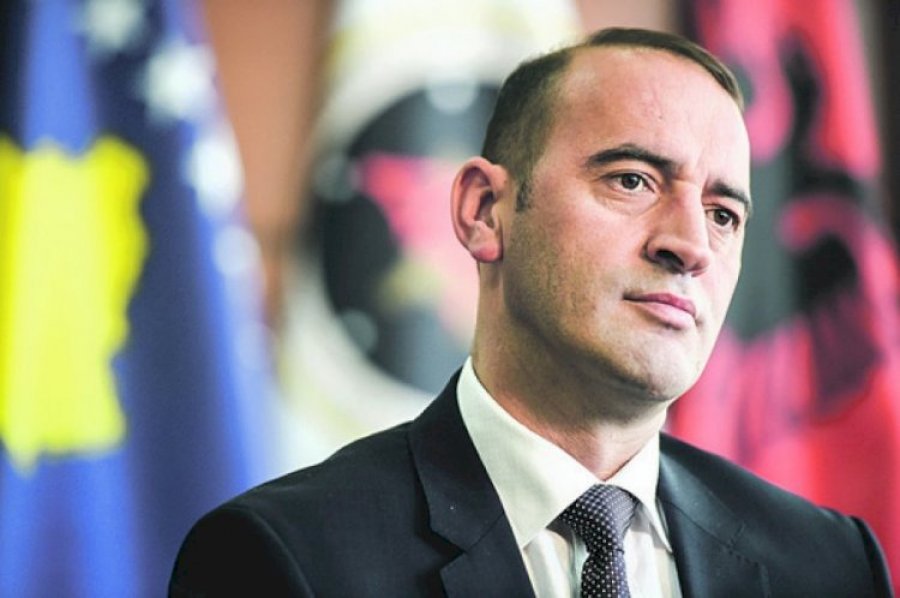  Daut Haradinaj prezanton kandidatin e parë për asambleist në Prishtinë 