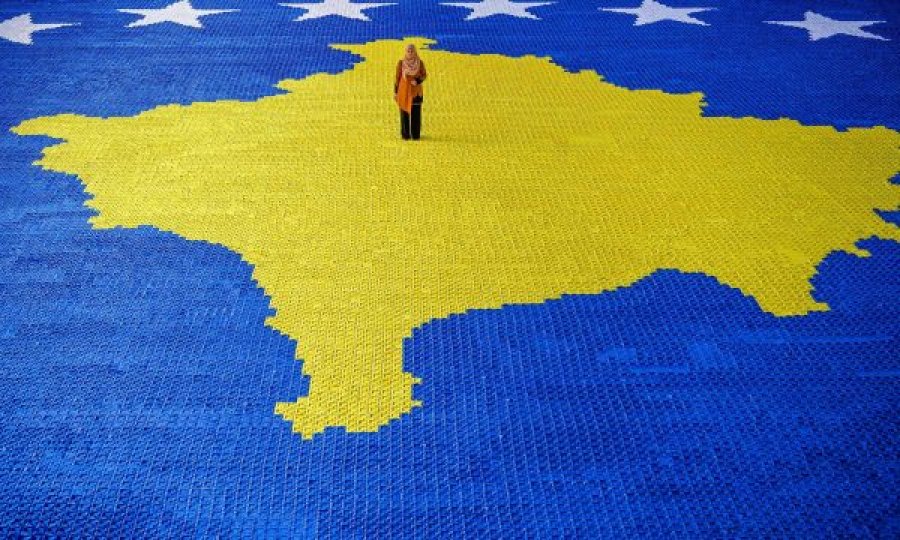  Gazeta portugeze: Kosova, shteti i ri, i drejtuar nga të rinjtë, por nga ku të rinjtë duan të ikin 