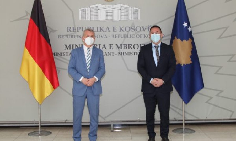 Ministri Mehaj në takim në ambasadorin gjerman, zotohen për bashkëpunim në fushën e sigurisë dhe mbrojtjes