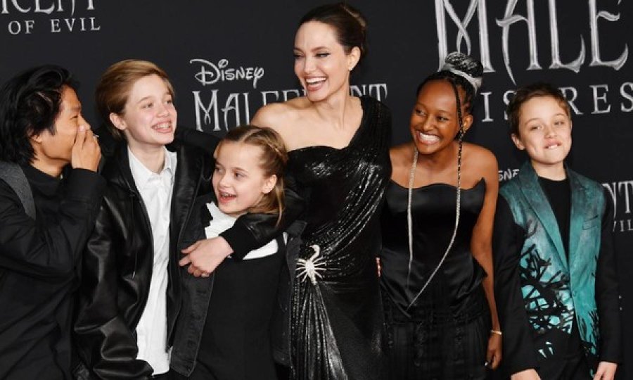 Angelina Jolie flet për fëmijët: Ka një ditë në vit që mendojnë vetëm si e si të më bëjnë të qaj