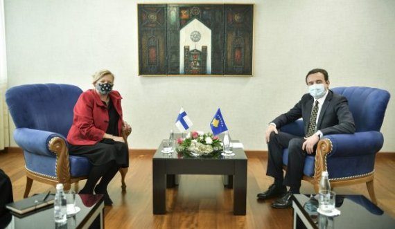 Kurti takoi ambasadoren e Finlandës në Kosovë, flasin për vaksinat Anti-COVID