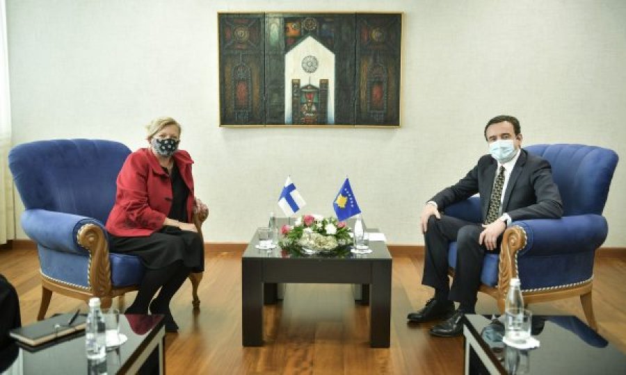 Kurti takoi ambasadoren e Finlandës në Kosovë, flasin për vaksinat Anti-COVID
