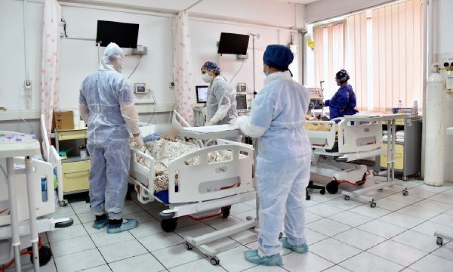  Spitali i Gjakovës publikon raportin për numrin e pacientëve të trajtuar që nga fillimi i pandemisë 