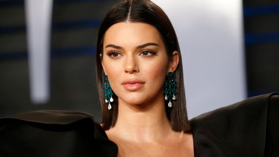  Kendall Jenner flet për problemet me shëndetin mendor: Mendoja se po vdisja