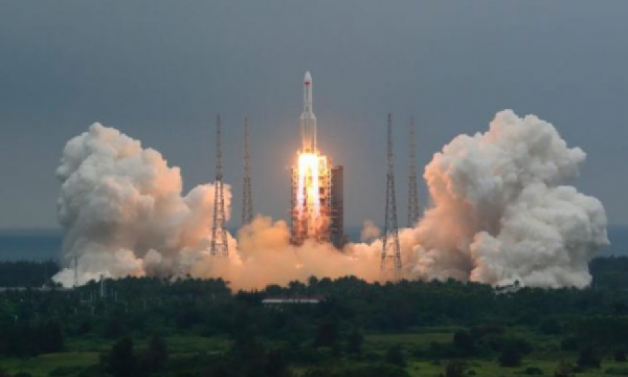 Kina thotë se shumica e mbeturinave të raketës u dogjën gjatë rikthimit