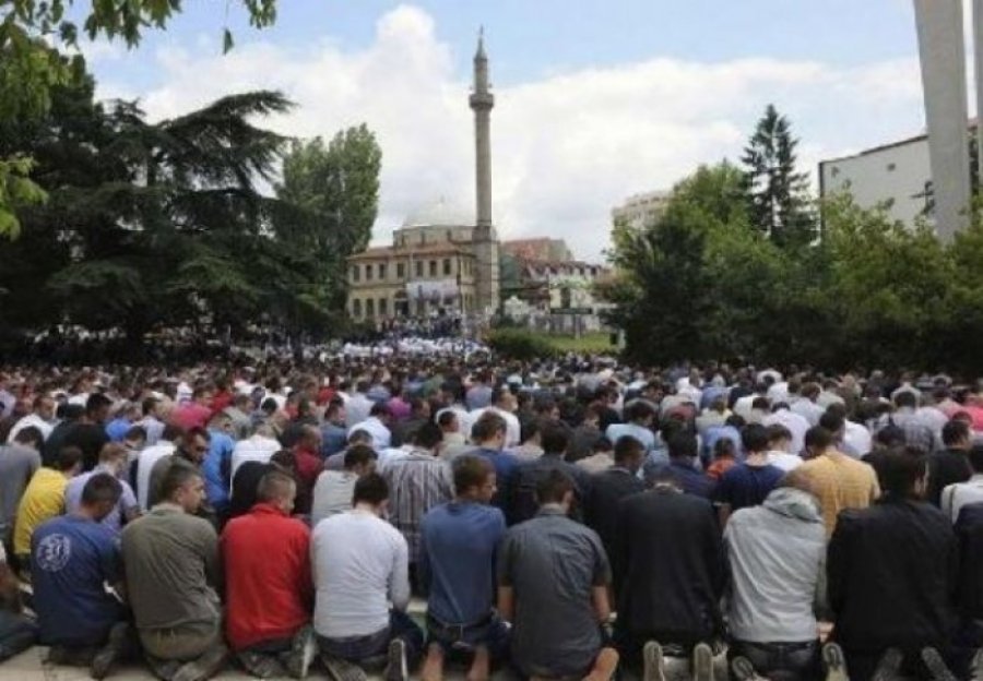  Bashkësia Islame ka një njoftim të rëndësishëm për faljen e namazit të Fitër Bajramit 