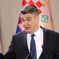 Pas aksidentit tragjik reagon edhe presidenti kroat: I qëndroj afër popullit të Kosovës në këtë kohë të trishtuar