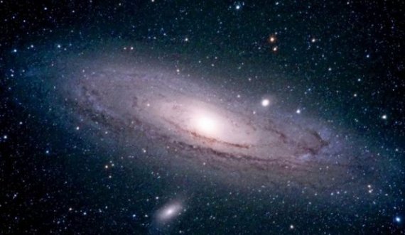  Anija kozmike 14 miliard milje larg Tokës ka mbledhur tinguj misteriozë nga një galaktikë tjetër 