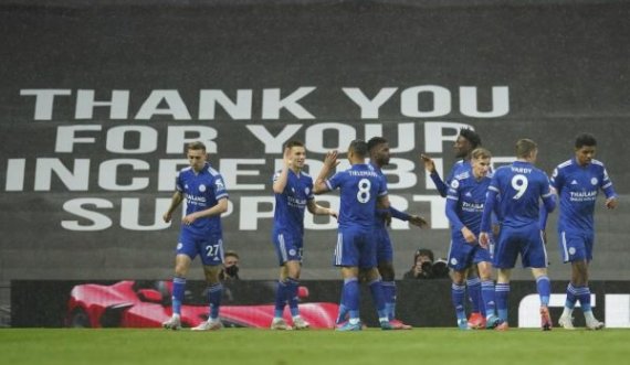 Man United mposhtet në “Old Trafford”, Man City kampion