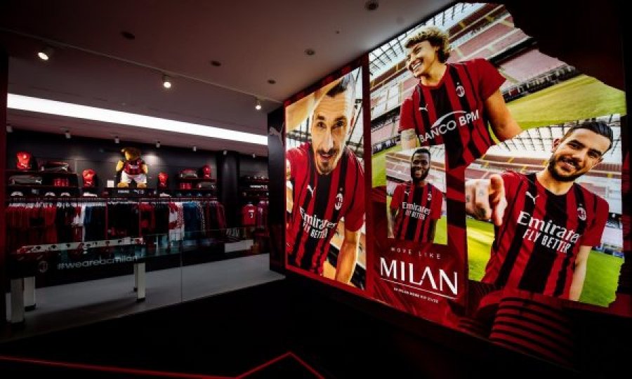 Milani prezanton fanellat për sezonin 2021/22