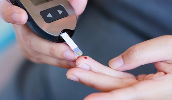 Injektimi i ilaçit për diabet ndihmon të humbni në peshë