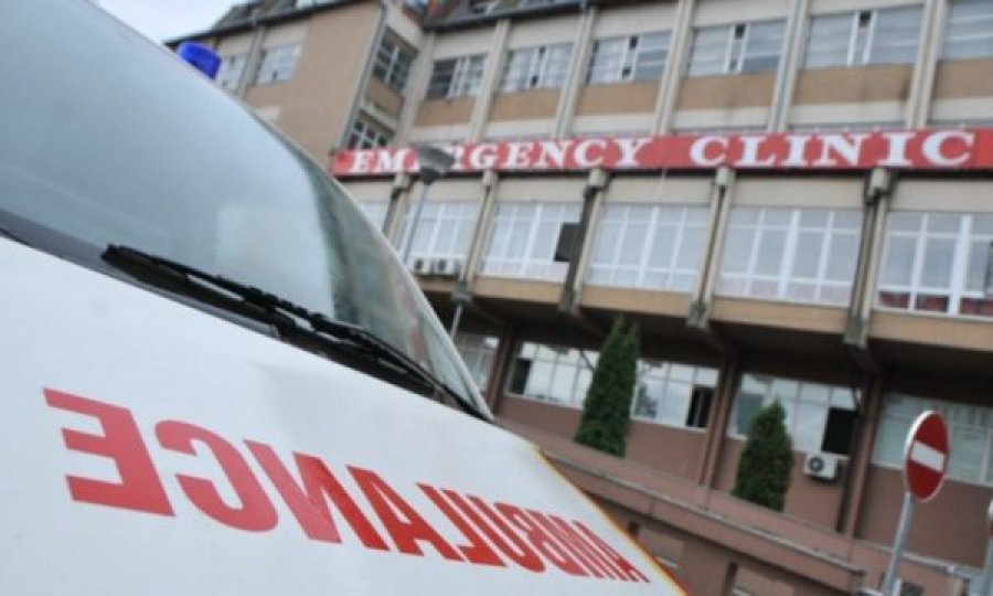 Burri nga Malisheva bëhet për spital, sulmohet me mjet të fortë nga dy personala