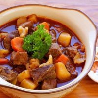 Receta e Pepës - Gullash hungarez
