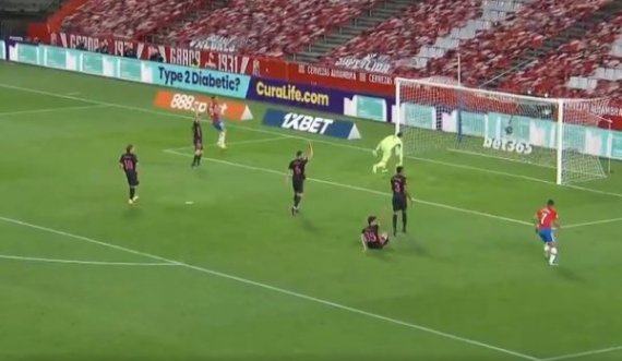 Shënon Granada, nxehet ndeshja