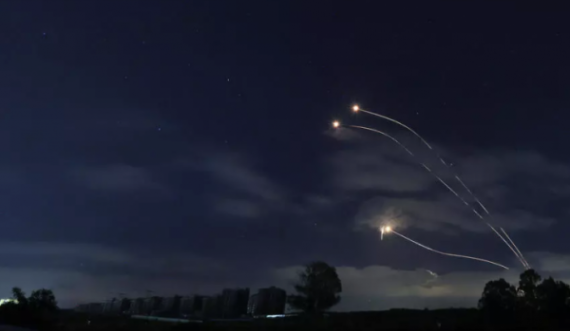 Ushtria izraelite: Tri raketa u nisën drejt Izraelit nga Libani