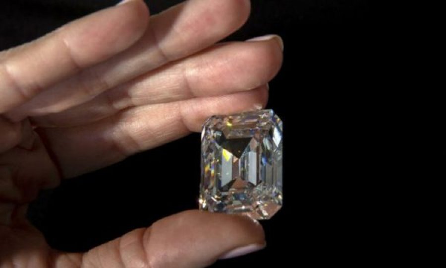 Shitet në ankand diamanti më i madh në histori, vlera e tij kap vlerën e 14 milionë dollarëve
