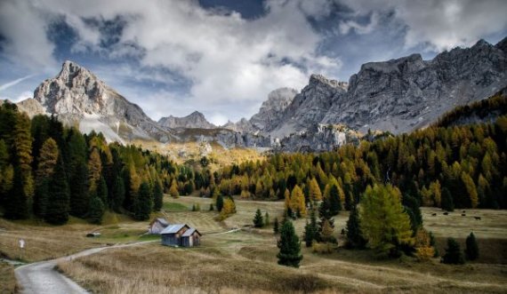 Fshati zviceran kërkon mësues, i ofrojnë apartament dhe makinë falas