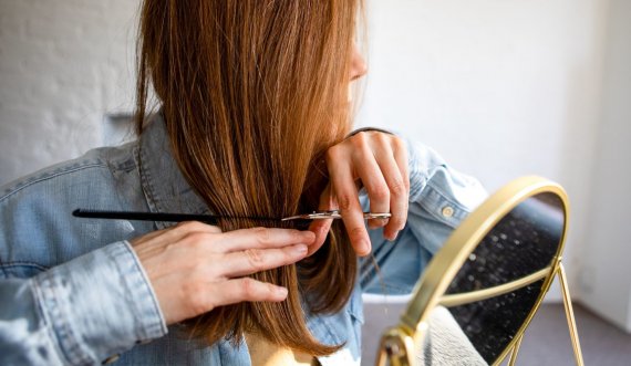 Mos i neglizhoni, këto 5 shenja tregojnë se duhet t’i prisni flokët menjëherë