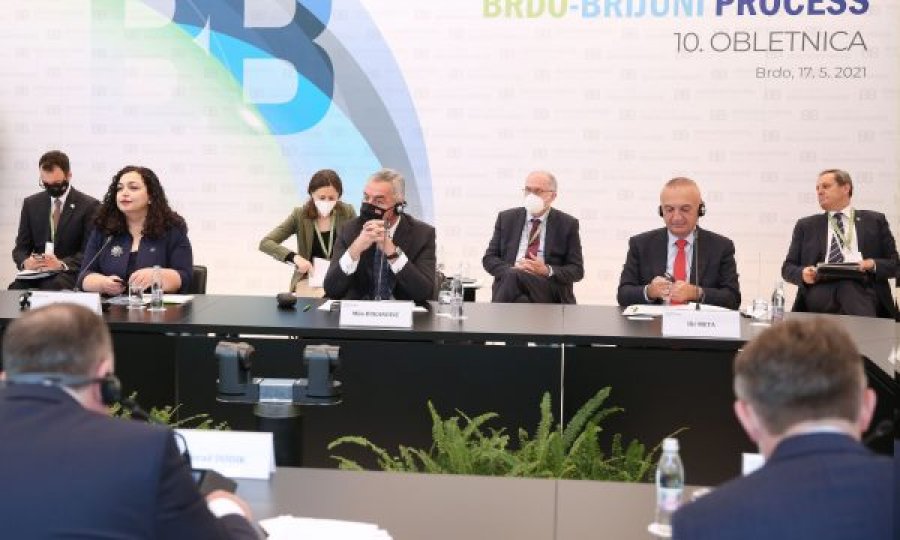  Novosti: Përplasen Vjosa Osmani e Aleksandar Vuçiq, tensionohet takimi i “Brdo-Brijunit” 