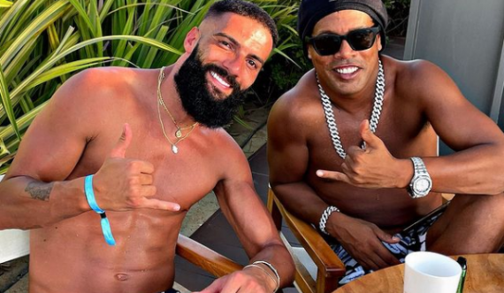 Futbollisti kosovar e takon Ronaldinhon, i thotë ta përmend emrin e këtij shteti