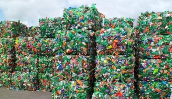 Riciklmi/ Teknologjia e re kthen mbeturinat plastike në karburant avioni 