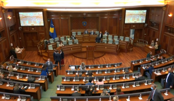  Fillon seanca e Kuvendit të Kosovës 