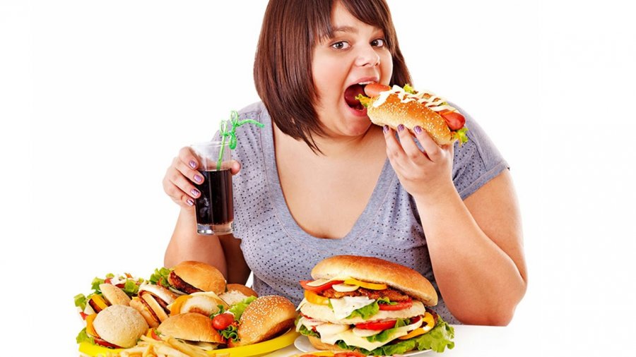 Ngrënia e tepërt shkaktohet nga mungesa e hormoneve në tru