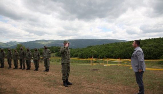 Ministri Mehaj inspektoi njësinë e FSK-së në operacionin e deminimit në Seçishtë të Hani të Elezit