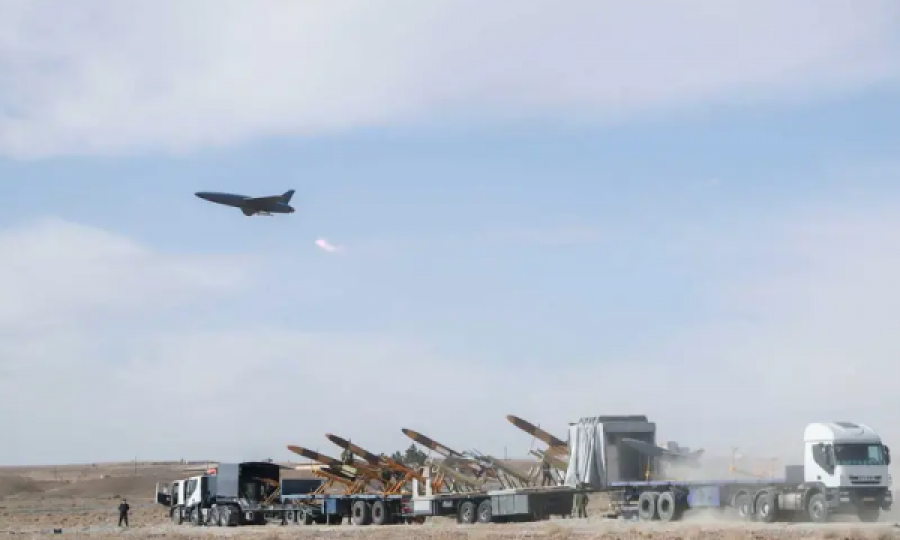 Irani prezanton një dron të ri, ia lë emrin “Gaza”