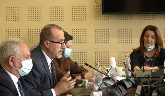 Deputeti i PDK’së kritikon Arben Vitinë: Po fshihen viktimat e COVID-19, numri i të vdekurve është edhe më i madh