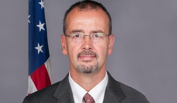 Ambasadori amerikan në Serbi: SHBA-ja kërkon zbatimin e marrëveshjes së Washintonit, Biden e di rëndësinë e Ballkanit 