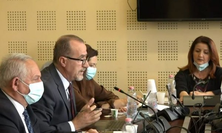 Deputeti i PDK’së kritikon Arben Vitinë: Po fshihen viktimat e COVID-19, numri i të vdekurve është edhe më i madh