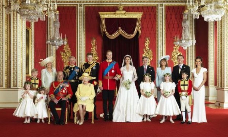  “S’mund të flesh nëse Mbretëresha është zgjuar”, rregullat e çuditshme të familjes mbretërore 
