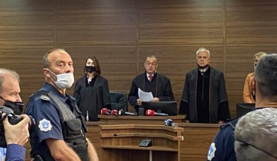  Avokati i Naser Pajazitaj: Gjykim skandaloz 