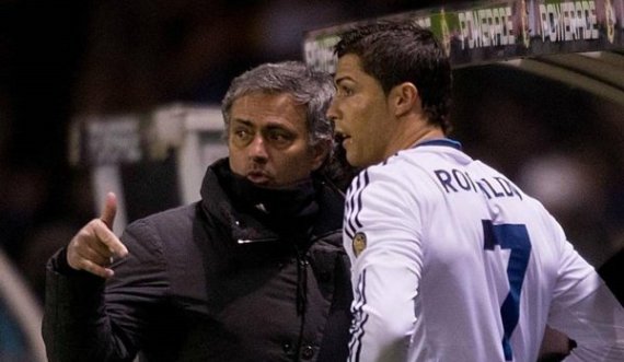 Mourinho e telefonon Ronaldon