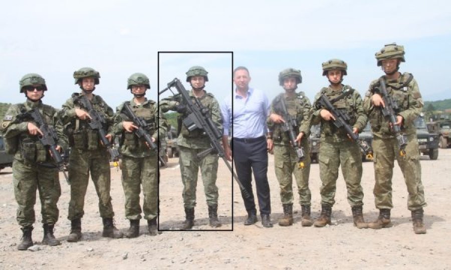 Ushtarja e Kosovës me snajper 14 kilogramësh në duar