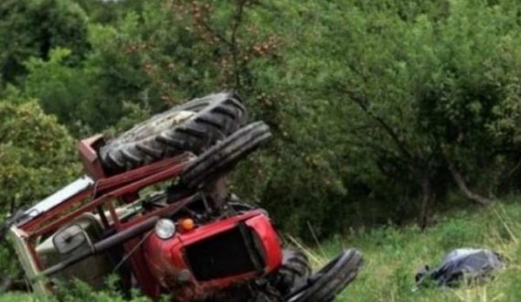 Pas rrokullisjes me traktor vdes burri nga Prizreni