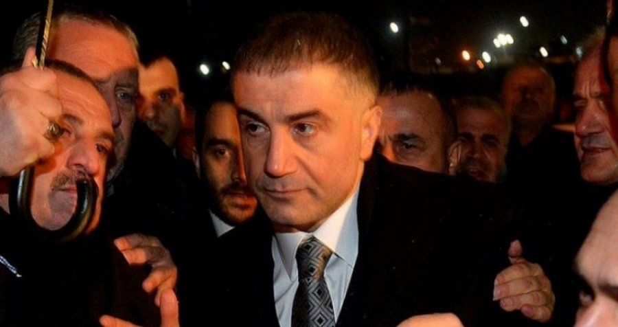 Mafiozi që tronditi Turqinë shëtiti i lirë nëpër Kosovë, por kush është në të vërtetë Sedat Peker?
