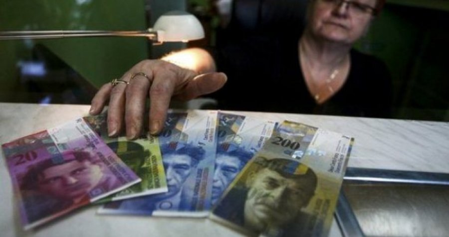 Kosovarja ia merr gati 300 mijë frang 80-vjeçarit, i shpenzon duke luajtur bixhoz në kazino