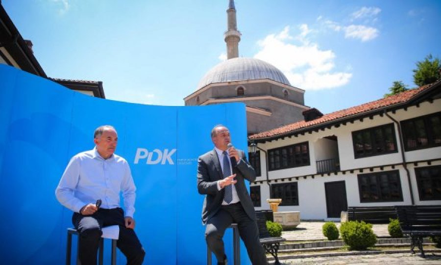  PDK-ja zyrtarizon Shaqir Totajn si kandidat për kryetar të Prizrenit 