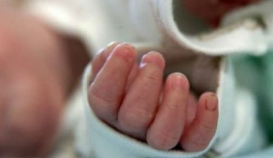Dy fëmijët e parë të 2025-tës në Kosovë quhen Poema e Diamant