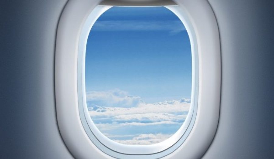 Kjo është aryseja pse dritaret e avionëve janë rrethore dhe jo katrore