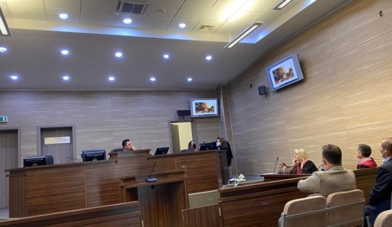 Administrohen provat në gjykimin ndaj ish-deputetëve të akuzuar për gazin lotsjellës