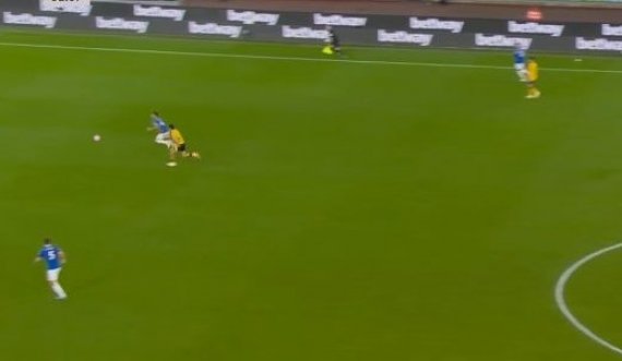 Gabim amatoresk nga mbrojtja e Evertonit, Wolves dyfishon epërsinë