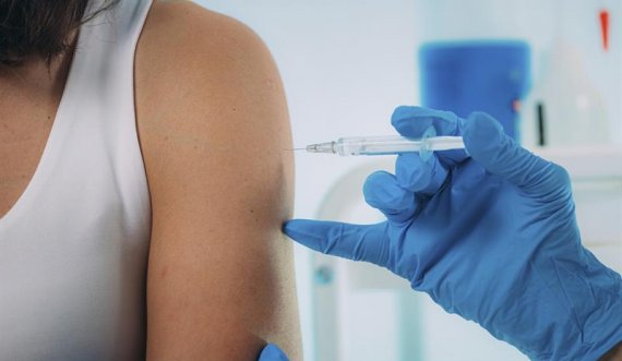 Pak kërkesa për vaksinim gjatë tetorit, 700 mijë qytetarë kanë marrë dy dozat e vaksinës