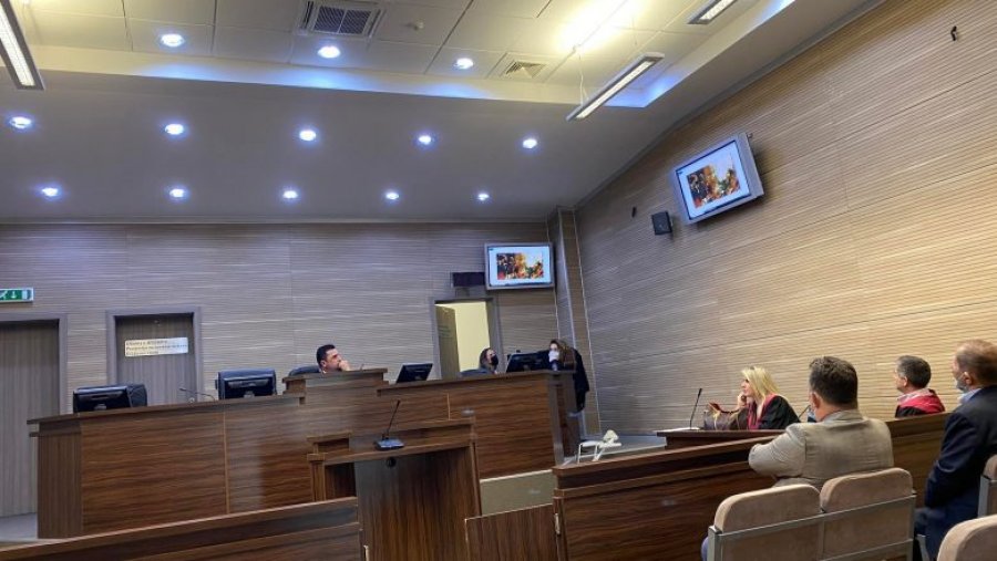 Administrohen provat në gjykimin ndaj ish-deputetëve të akuzuar për gazin lotsjellës