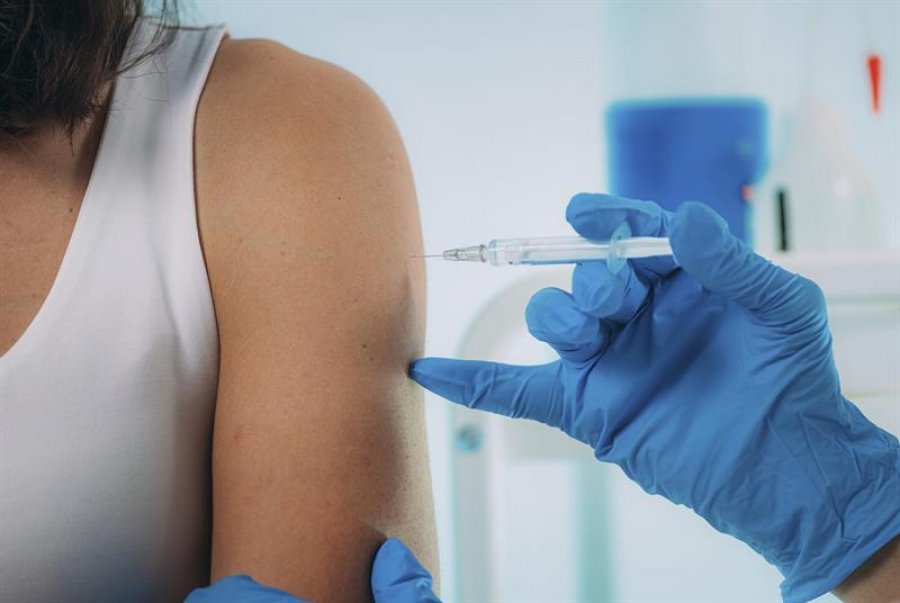 Pak kërkesa për vaksinim gjatë tetorit, 700 mijë qytetarë kanë marrë dy dozat e vaksinës
