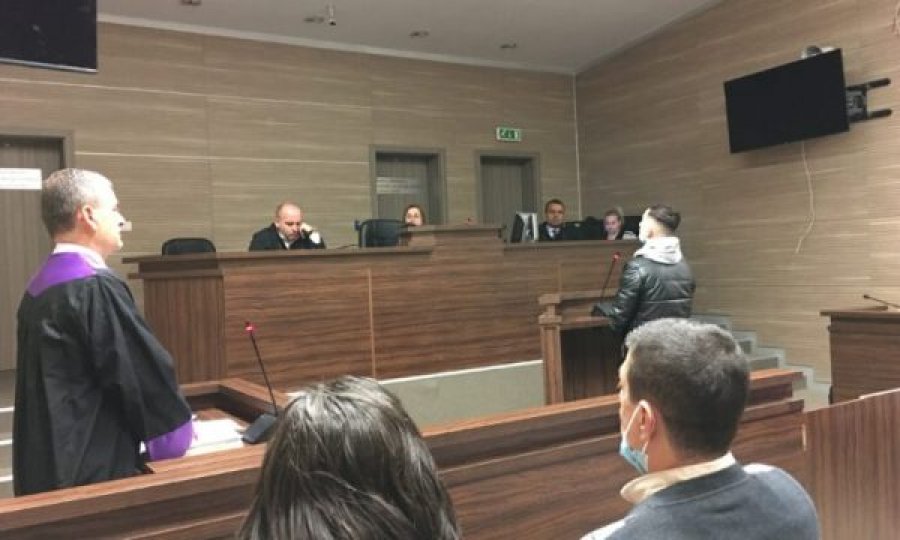 Dëshmitari thotë se pa ndonjë arsye ia kishin vrarë vëllain 17 vjeçar vitin e kaluar në Prishtinë