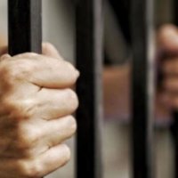 Përdhunoi pacienten në koma dhe e la shtatzënë, vetëm 10 vite burg infermierit